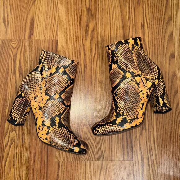 Steve Madden orange snake print booties - Picture 1 of 6